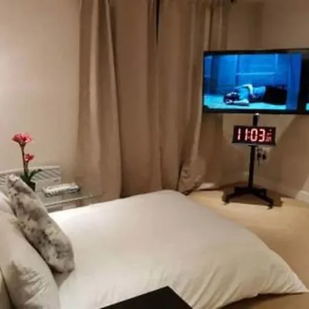S Hidden Gem Diamond Apartment, Sleeps Vr Apartment Birmingham